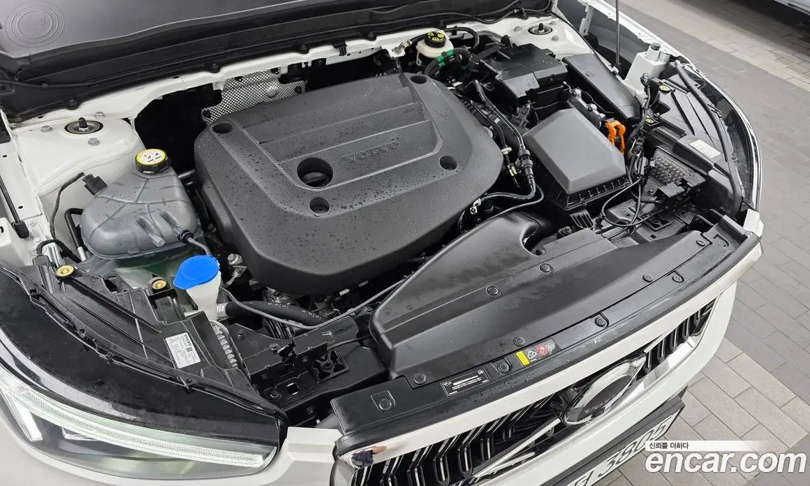Volvo XC40 2024 2.0 автомат (гидро), фото 6 Volvo XC40 2024 2.0 автомат (гидро), фото 6