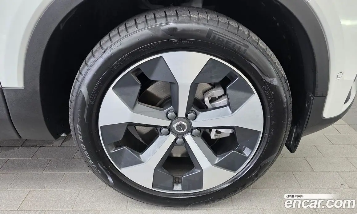 Volvo XC40 2024 2.0 автомат (гидро), фото 7 Volvo XC40 2024 2.0 автомат (гидро), фото 7