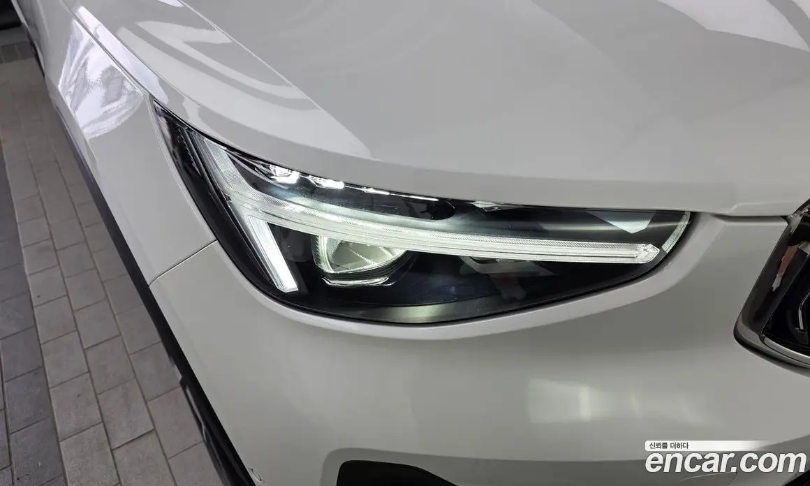 Volvo XC40 2024 2.0 автомат (гидро), фото 8 Volvo XC40 2024 2.0 автомат (гидро), фото 8