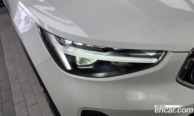 Volvo XC40 2024 2.0 автомат (гидро), миниатюра 8 Volvo XC40 2024 2.0 автомат (гидро), миниатюра 8