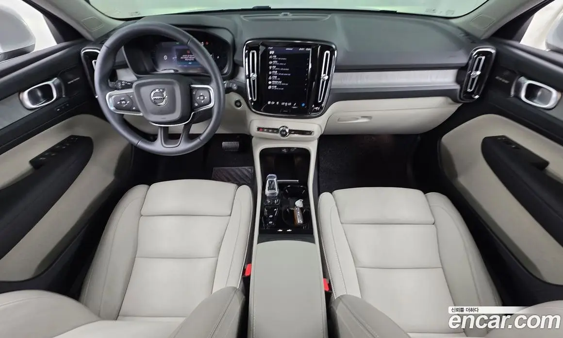 Volvo XC40 2024 2.0 автомат (гидро), фото 10 Volvo XC40 2024 2.0 автомат (гидро), фото 10