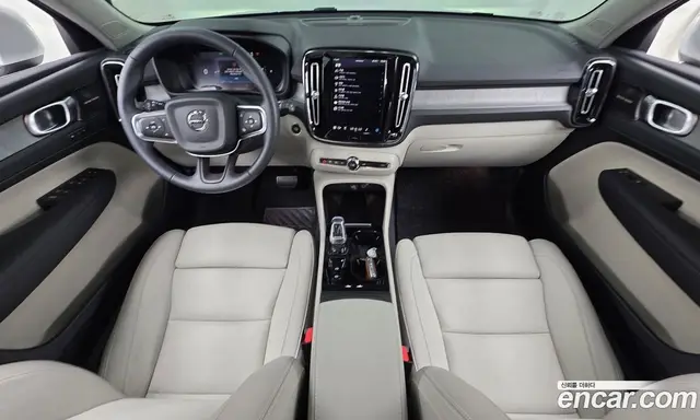 Volvo XC40 2024 2.0 автомат (гидро), миниатюра 10 Volvo XC40 2024 2.0 автомат (гидро), миниатюра 10