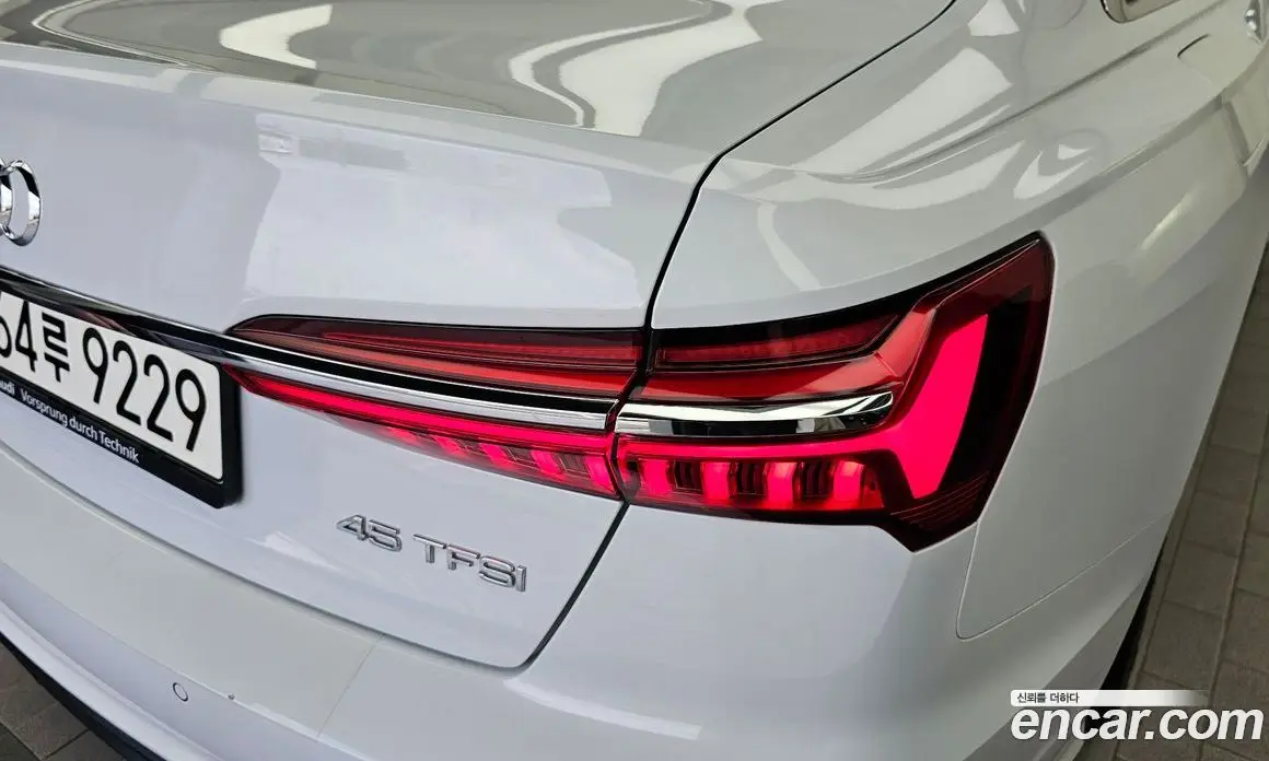 Audi A6 2020 2.0 автомат (гидро), фото 9
