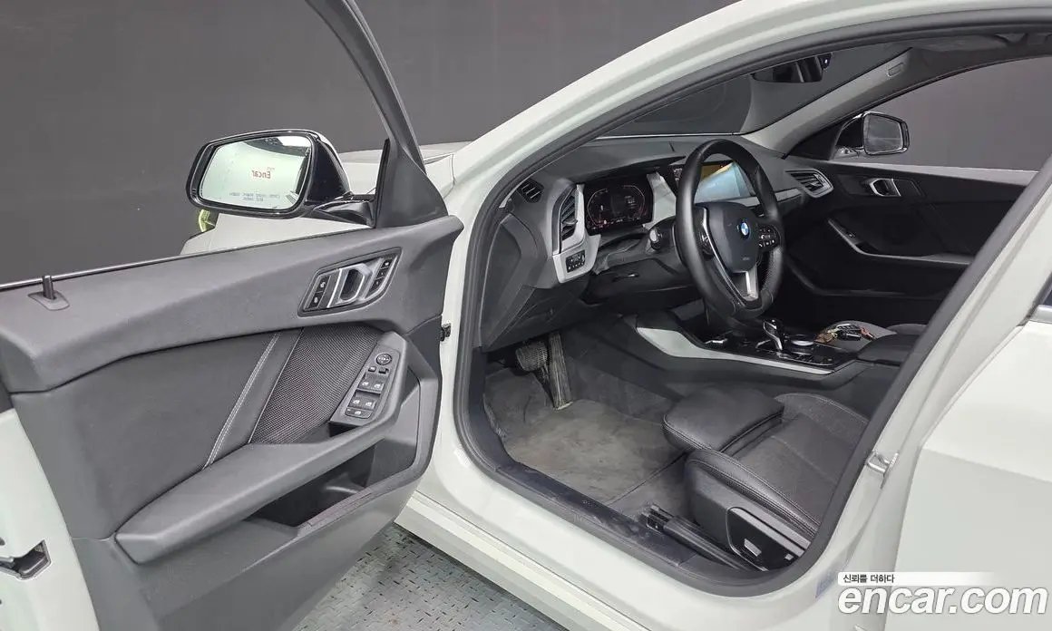BMW 1 серия 2021 2.0 автомат (гидро), фото 12