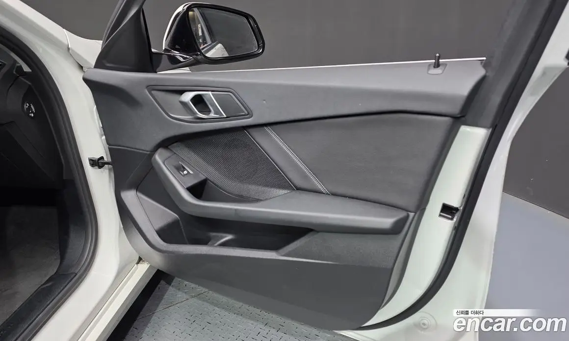 BMW 1 серия 2021 2.0 автомат (гидро), фото 13