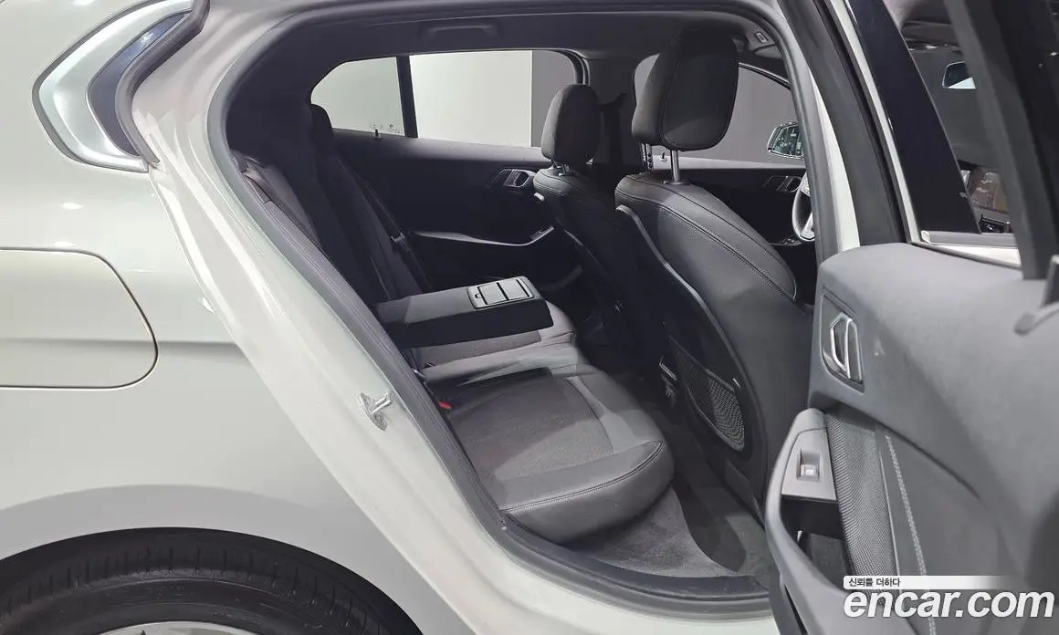 BMW 1 серия 2021 2.0 автомат (гидро), фото 16