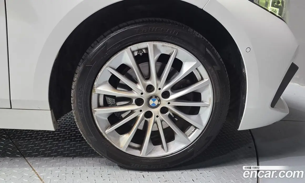 BMW 1 серия 2021 2.0 автомат (гидро), фото 6