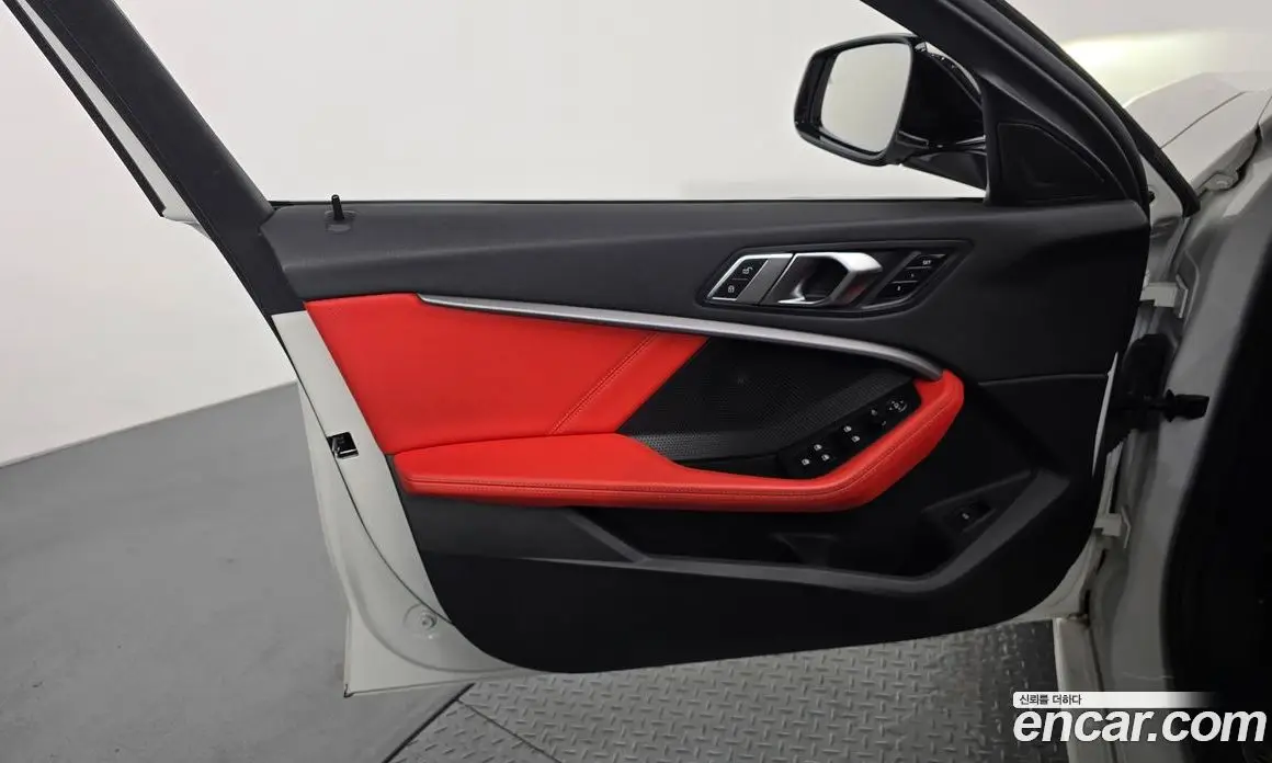 BMW 1 серия 2022 2.0 автомат (гидро), фото 14