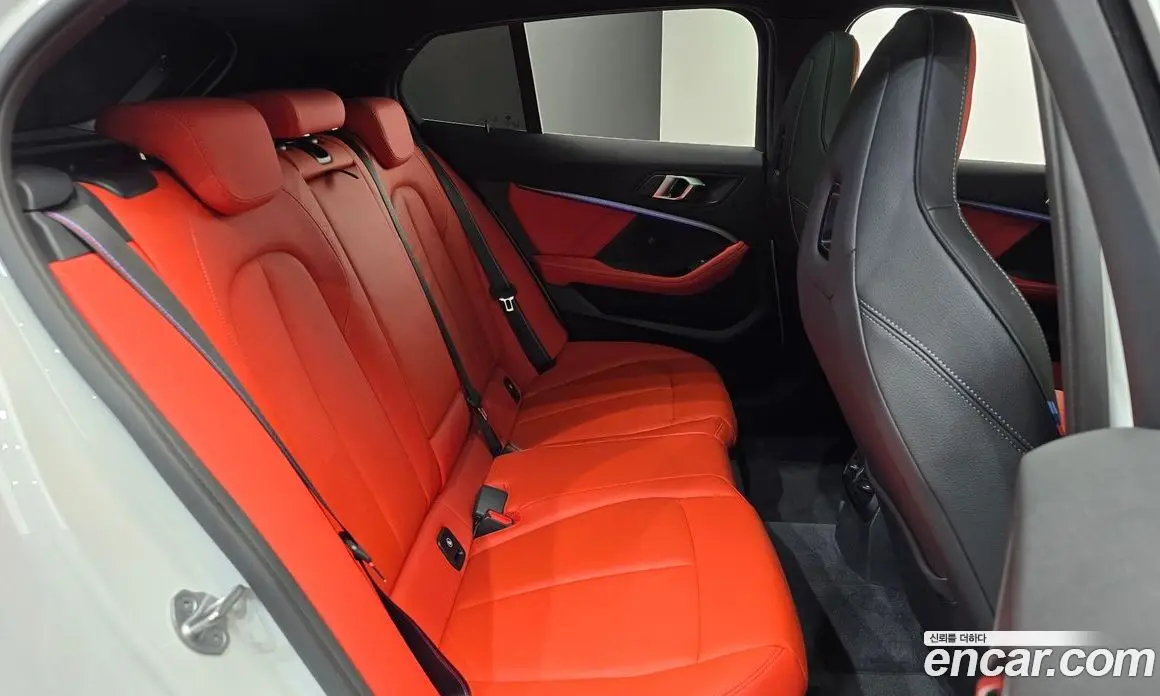 BMW 1 серия 2022 2.0 автомат (гидро), фото 17