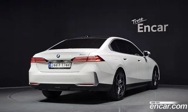 BMW 5 серия 2024 2.0 автомат (гидро), миниатюра 2