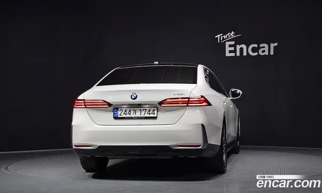 BMW 5 серия 2024 2.0 автомат (гидро), миниатюра 4