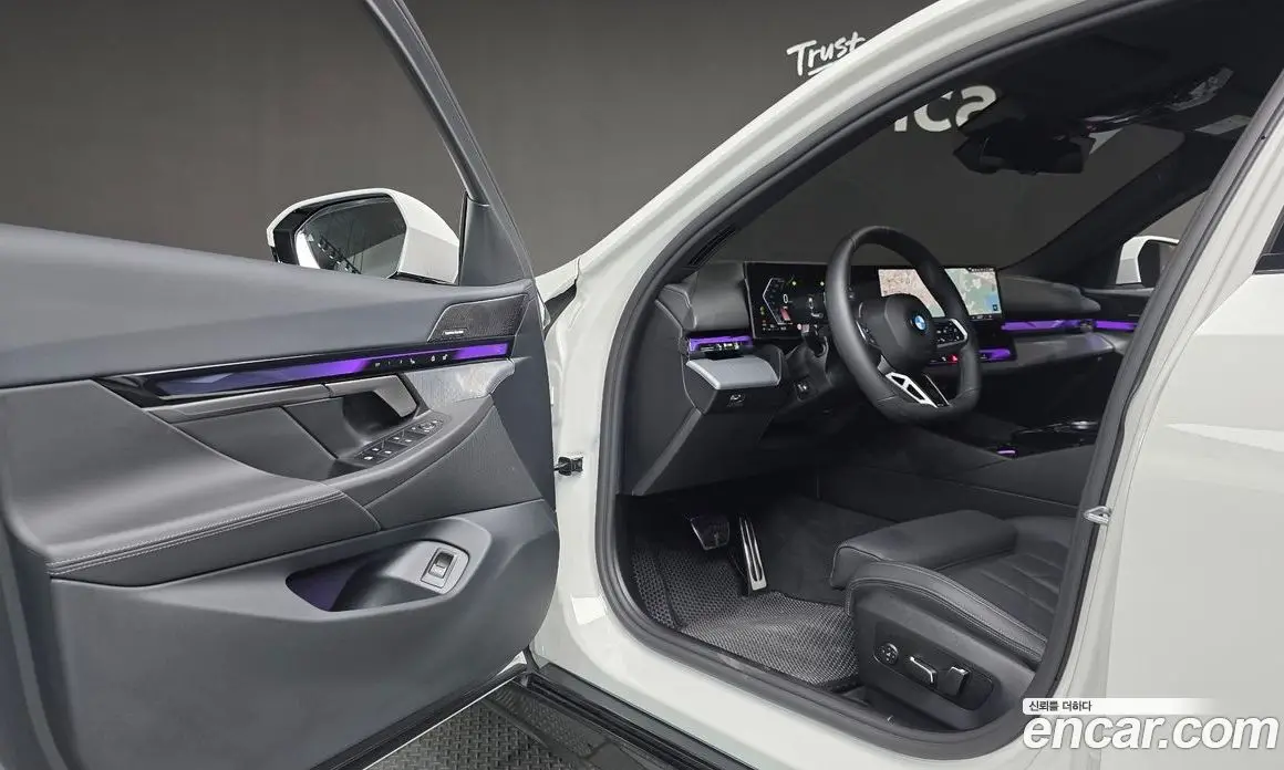 BMW 5 серия 2025 2.0 автомат (гидро), фото 13