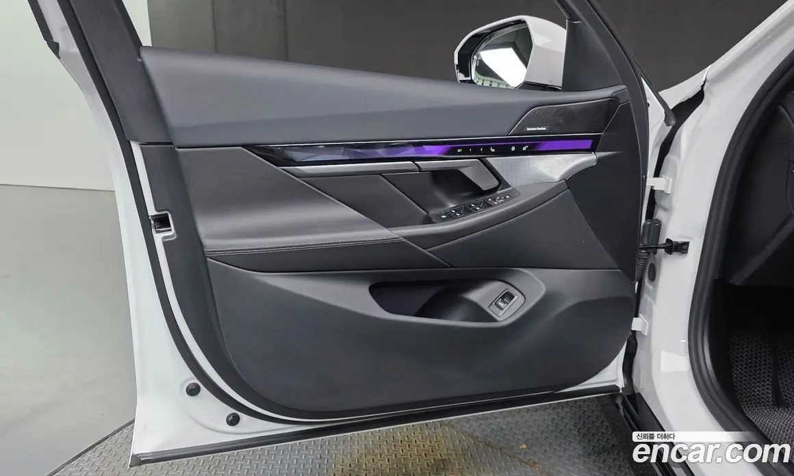 BMW 5 серия 2025 2.0 автомат (гидро), фото 14