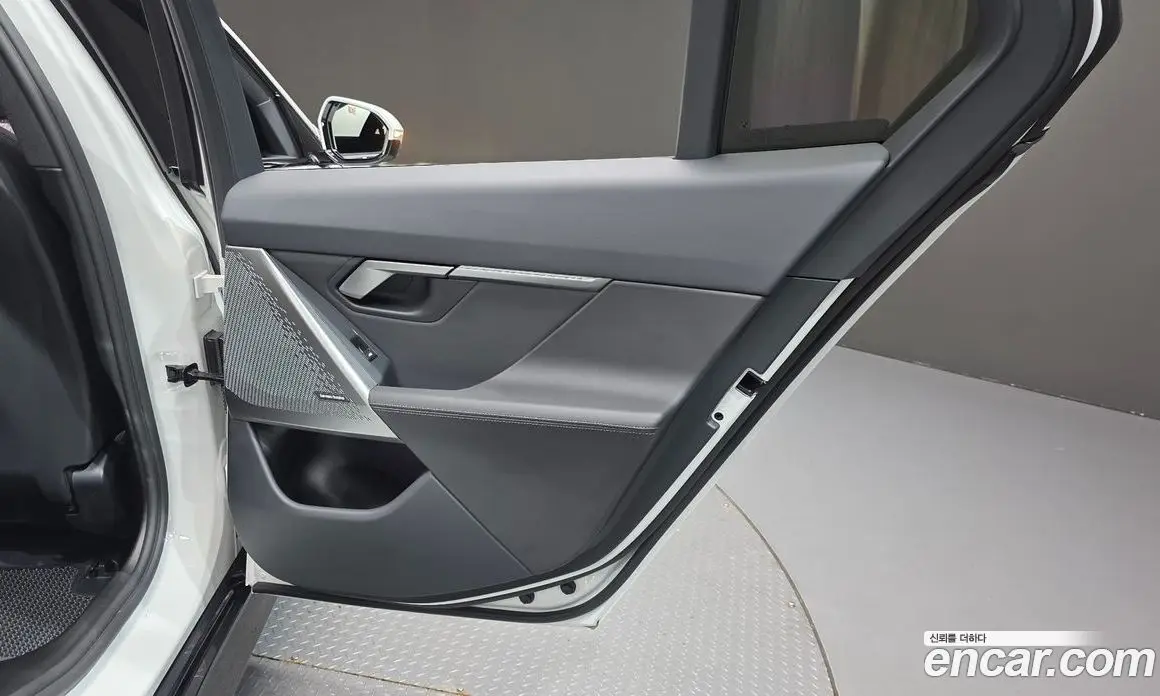 BMW 5 серия 2025 2.0 автомат (гидро), фото 15