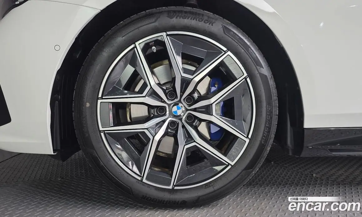 BMW 5 серия 2025 2.0 автомат (гидро), фото 5