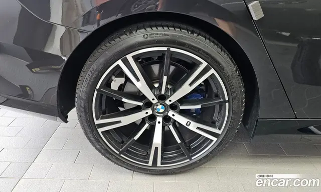 BMW 5 серия 2025 2.0 автомат (гидро), миниатюра 5 BMW 5 серия 2025 2.0 автомат (гидро), миниатюра 5