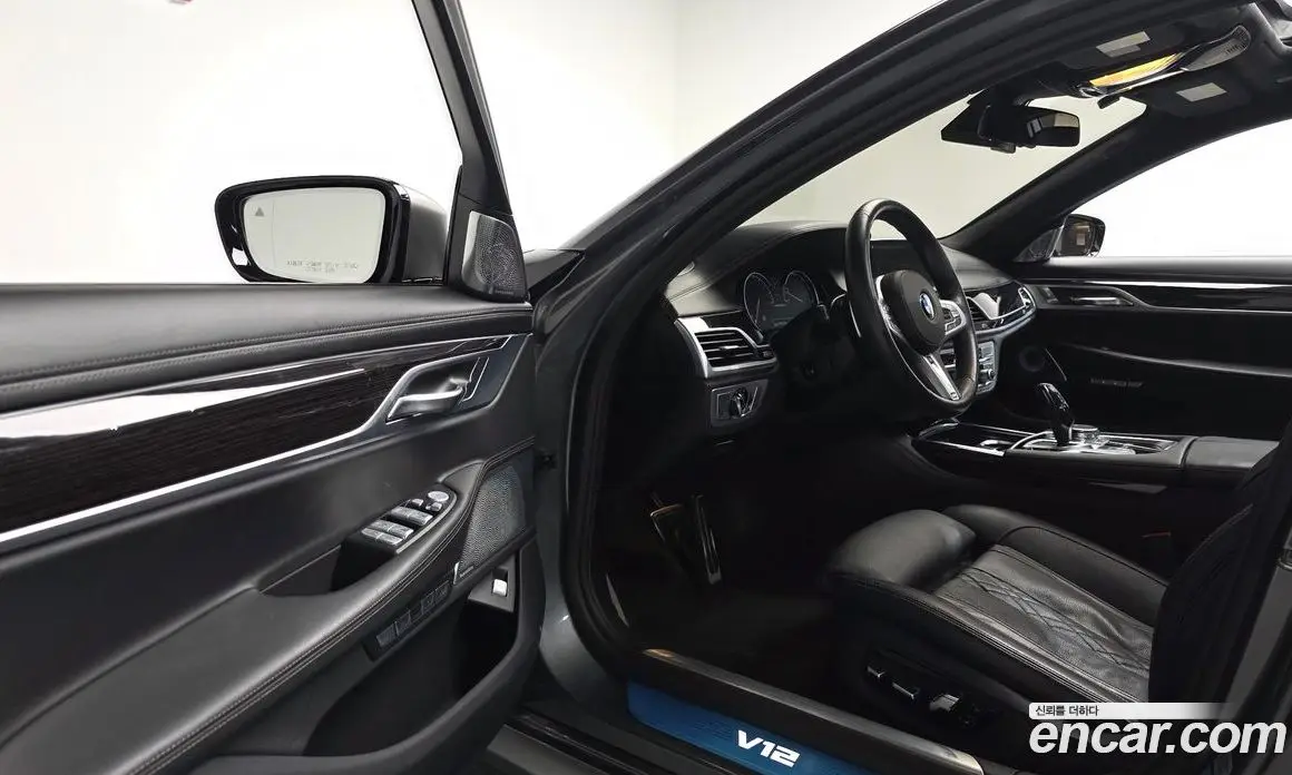 BMW 7 серия 2017 6.6 автомат (гидро), фото 12 BMW 7 серия 2017 6.6 автомат (гидро), фото 12