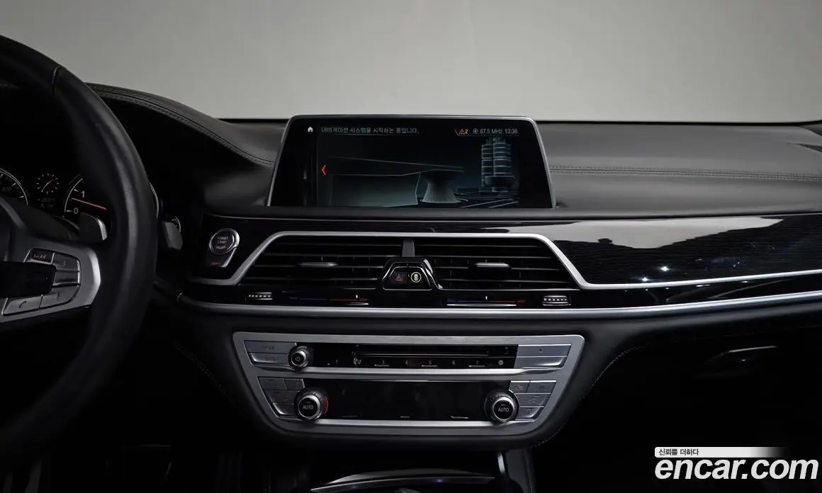 BMW 7 серия 2017 6.6 автомат (гидро), фото 18 BMW 7 серия 2017 6.6 автомат (гидро), фото 18