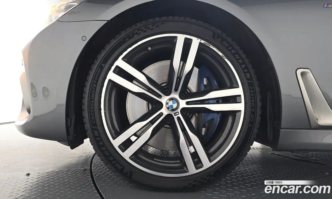 BMW 7 серия 2017 6.6 автомат (гидро), фото 4 BMW 7 серия 2017 6.6 автомат (гидро), фото 4