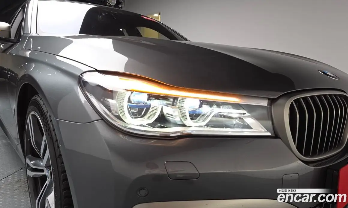 BMW 7 серия 2017 6.6 автомат (гидро), фото 7 BMW 7 серия 2017 6.6 автомат (гидро), фото 7