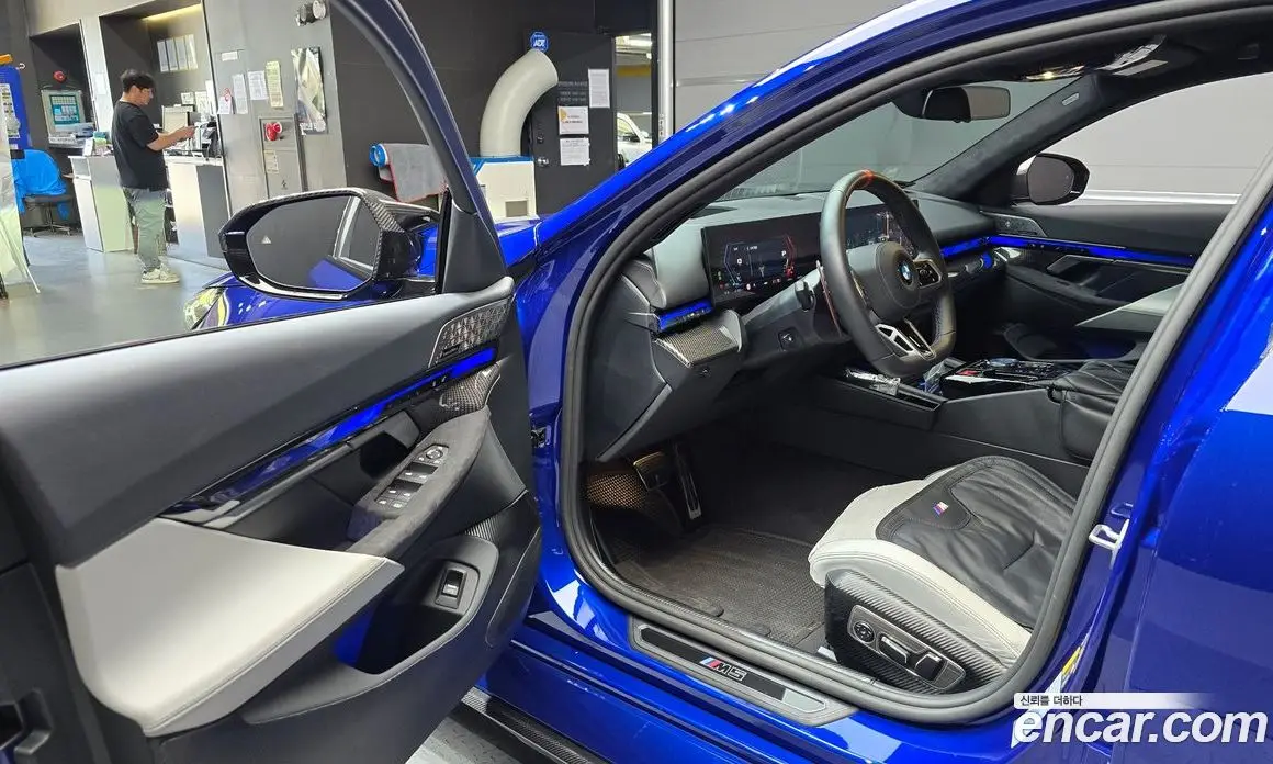 BMW M5 2025 4.4 автомат (гидро), фото 13