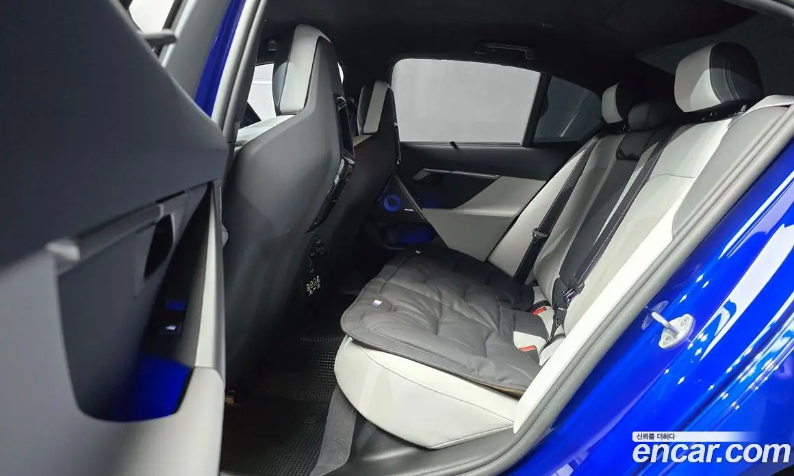 BMW M5 2025 4.4 автомат (гидро), фото 18