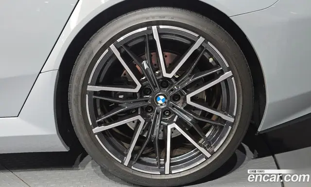 BMW M5 2026 4.4 автомат (гидро), миниатюра 7