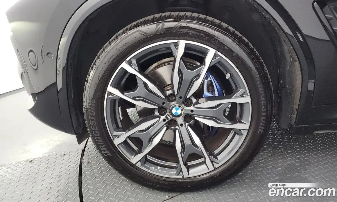 BMW X4 2025 2.0 автомат (гидро), фото 5 BMW X4 2025 2.0 автомат (гидро), фото 5