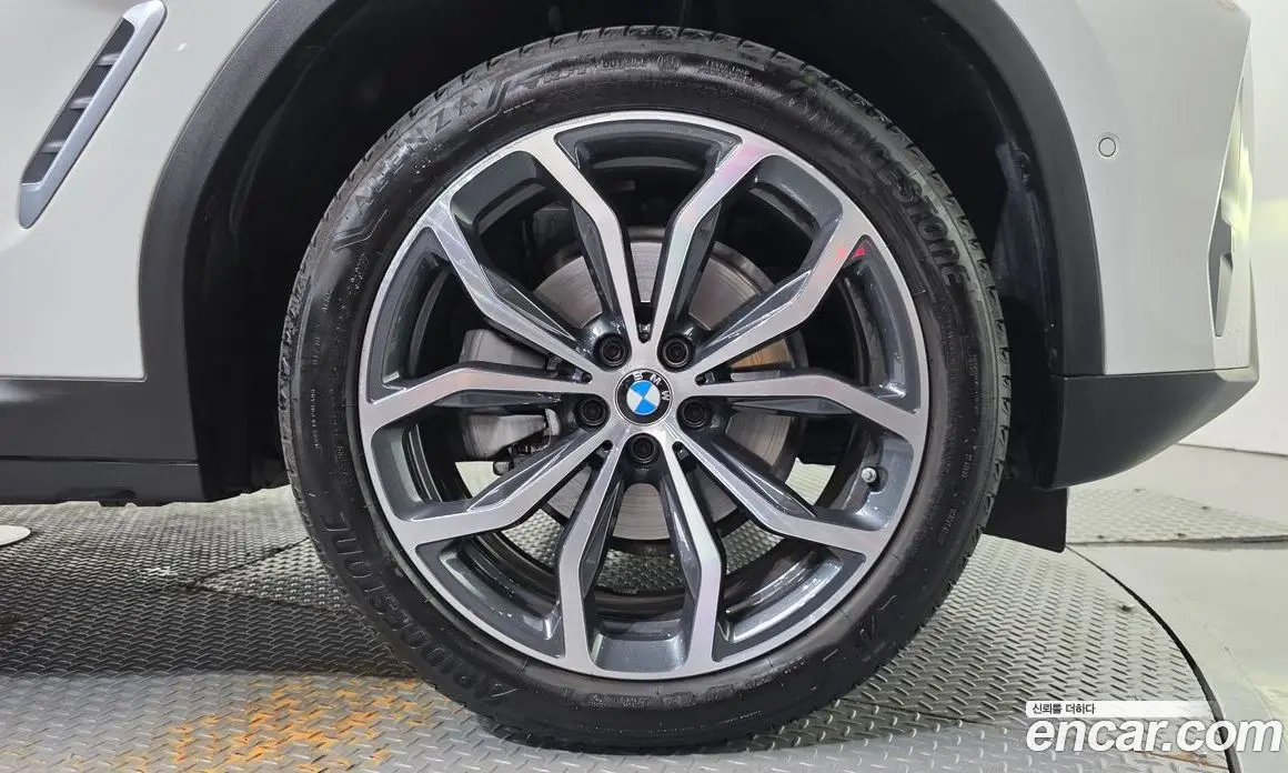 BMW X4 2025 2.0 автомат (гидро), фото 7 BMW X4 2025 2.0 автомат (гидро), фото 7