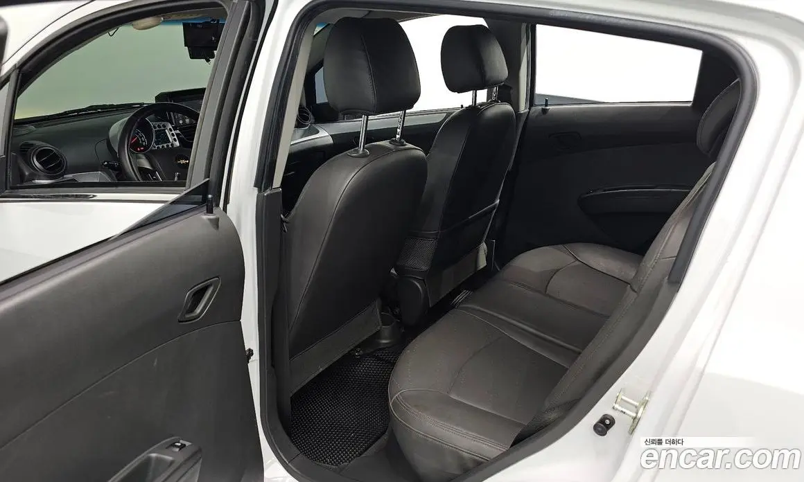 Chevrolet Spark 2013 1.0 автомат (гидро), фото 12