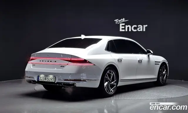 Genesis G90, 2022, 21 758 км