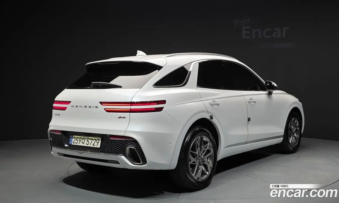 Genesis GV70 2023 2.5 автомат (гидро), фото 2 Genesis GV70 2023 2.5 автомат (гидро), фото 2
