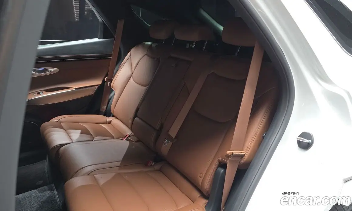 Genesis GV70 2023 2.5 автомат (гидро), фото 18 Genesis GV70 2023 2.5 автомат (гидро), фото 18