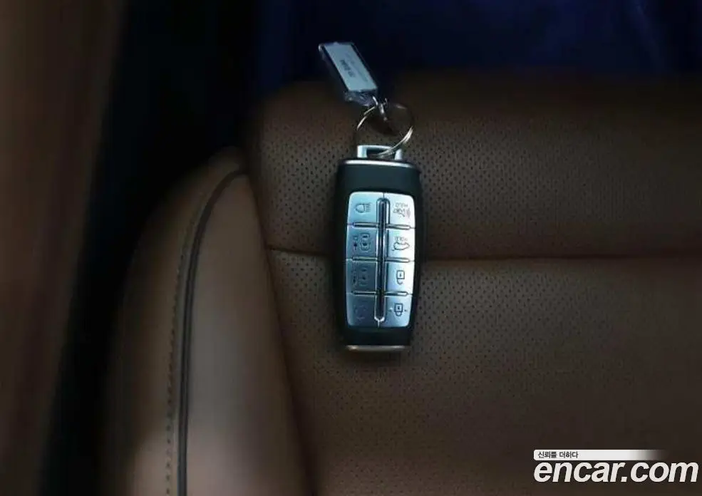 Genesis GV70 2023 2.5 автомат (гидро), фото 13 Genesis GV70 2023 2.5 автомат (гидро), фото 13