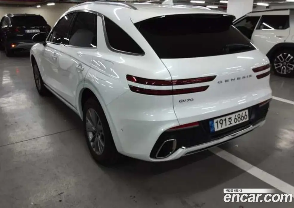 Genesis GV70 2023 2.5 автомат (гидро), фото 10 Genesis GV70 2023 2.5 автомат (гидро), фото 10