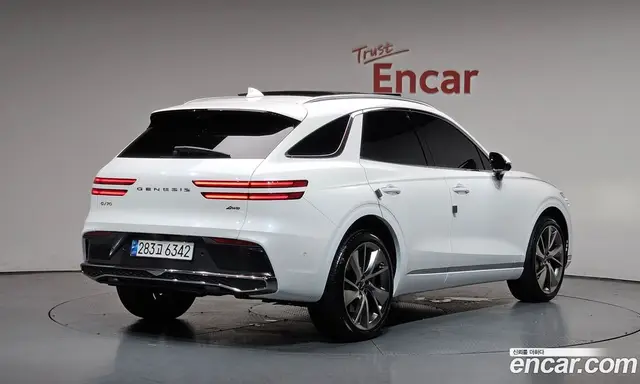 Genesis GV70, 2024, 14 211 км