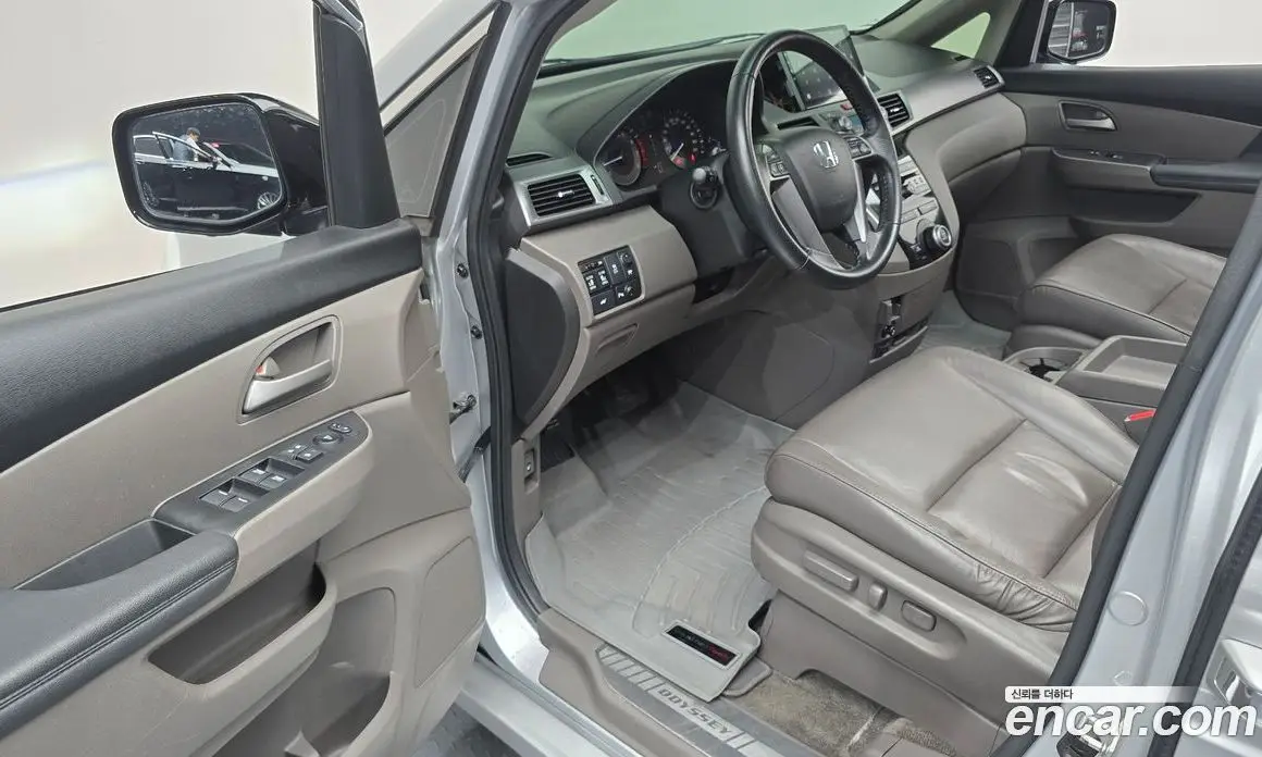 Honda Odyssey 2013 3.5 автомат (гидро), фото 10 Honda Odyssey 2013 3.5 автомат (гидро), фото 10