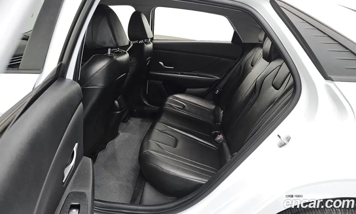 Hyundai Avante 2021 1.6 автомат (гидро), фото 17