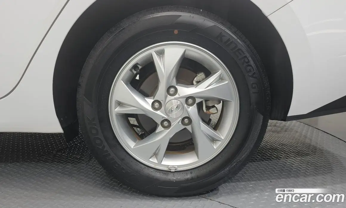 Hyundai Avante 2021 1.6 автомат (гидро), фото 7