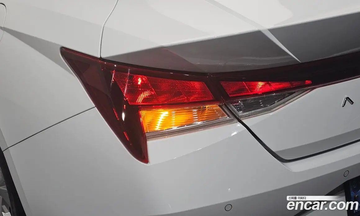 Hyundai Avante 2021 1.6 автомат (гидро), фото 9