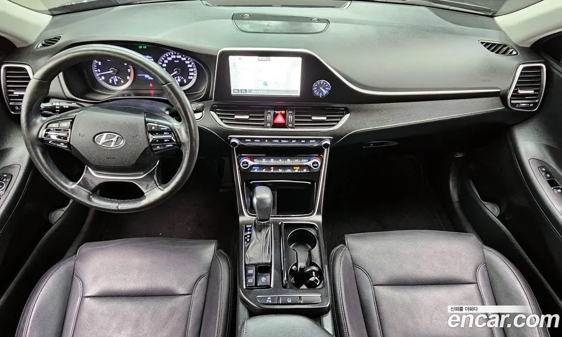 Hyundai Grandeur 2018 2.4 автомат (гидро), фото 10
