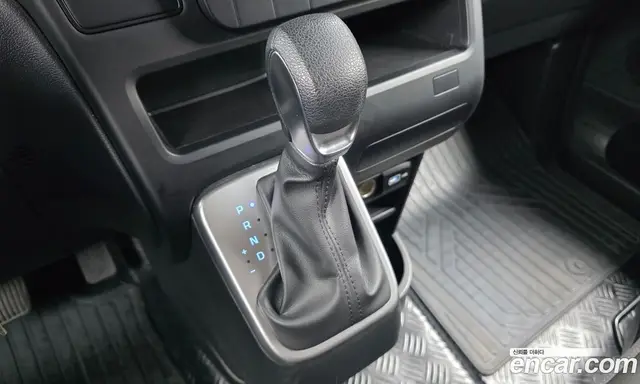 Hyundai Staria 2022 2.2 автомат (гидро), миниатюра 11