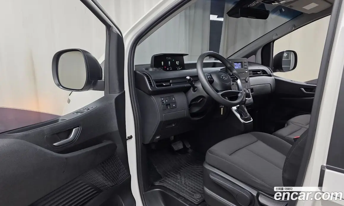 Hyundai Staria 2022 2.2 автомат (гидро), фото 12