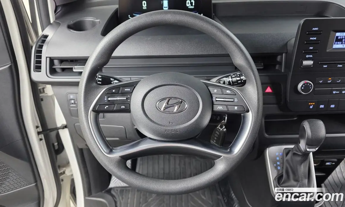 Hyundai Staria 2022 2.2 автомат (гидро), фото 19