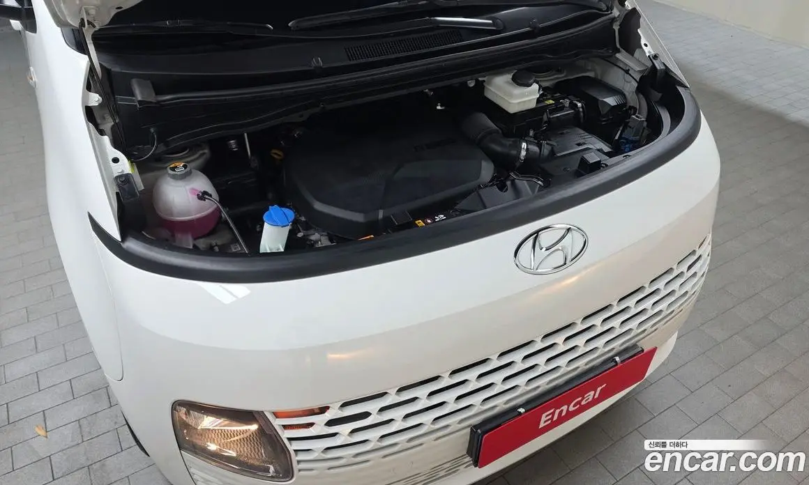 Hyundai Staria 2022 2.2 автомат (гидро), фото 5