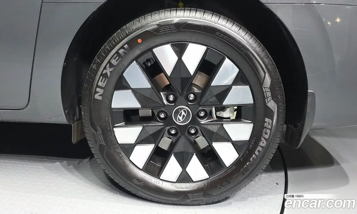 Hyundai Staria 2025 2.2 автомат (гидро), фото 7