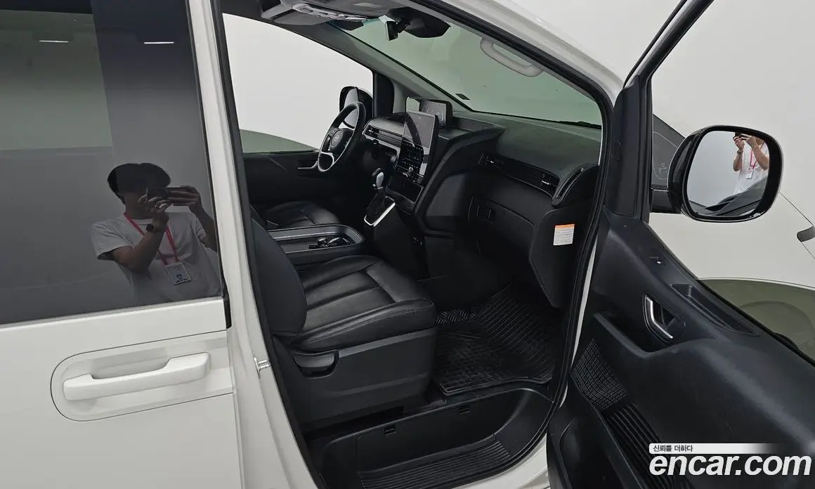 Hyundai Staria 2025 1.6 автомат (гидро), фото 16 Hyundai Staria 2025 1.6 автомат (гидро), фото 16