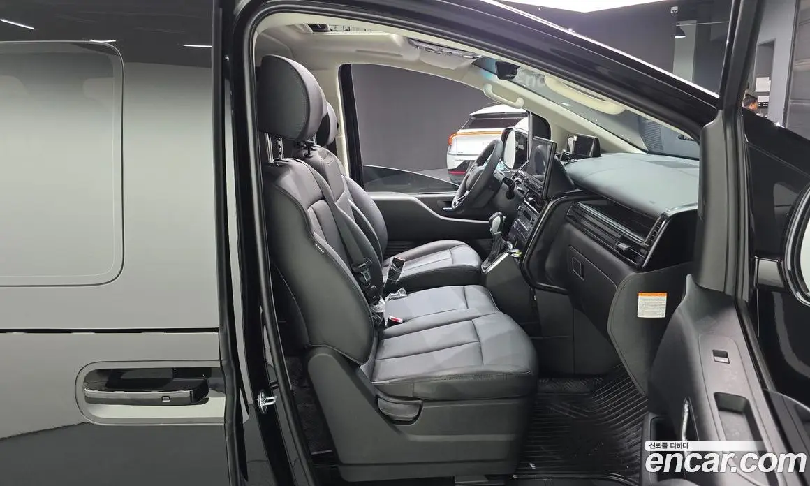 Hyundai Staria 2026 1.6 автомат (гидро), фото 17