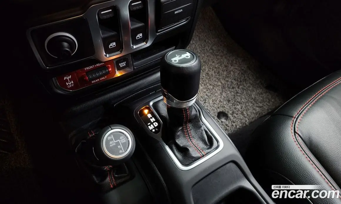 Jeep Wrangler 2020 2.0 автомат (гидро), фото 12 Jeep Wrangler 2020 2.0 автомат (гидро), фото 12