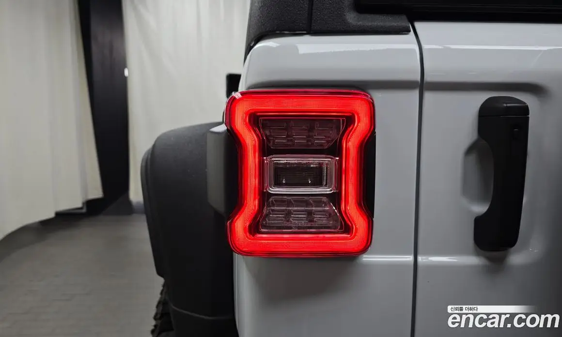Jeep Wrangler 2021 2.0 автомат (гидро), фото 9 Jeep Wrangler 2021 2.0 автомат (гидро), фото 9